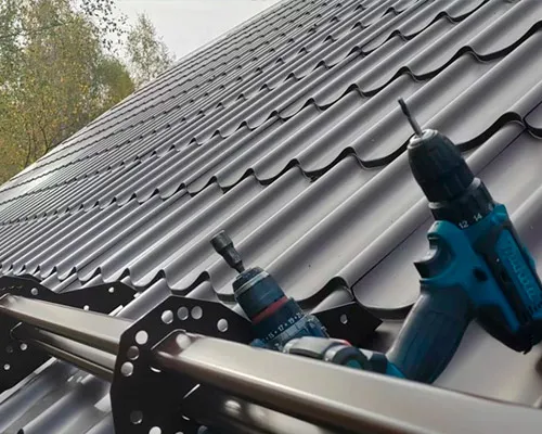 Монтаж металлочерепицы